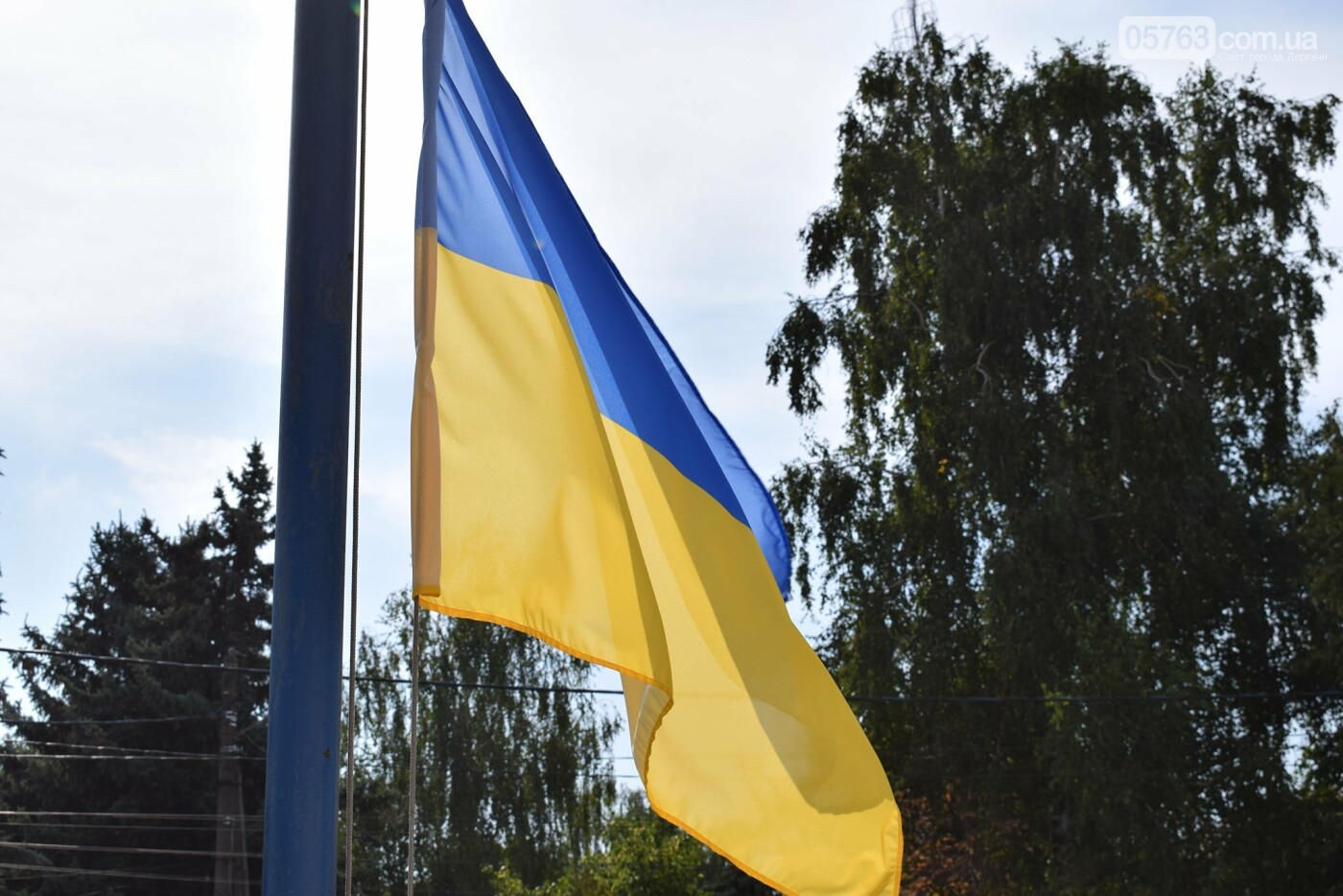 В Дергачах подняли флаг Украины (фото), фото-1 В Дергачах подняли флаг Украины (фото), фото-1