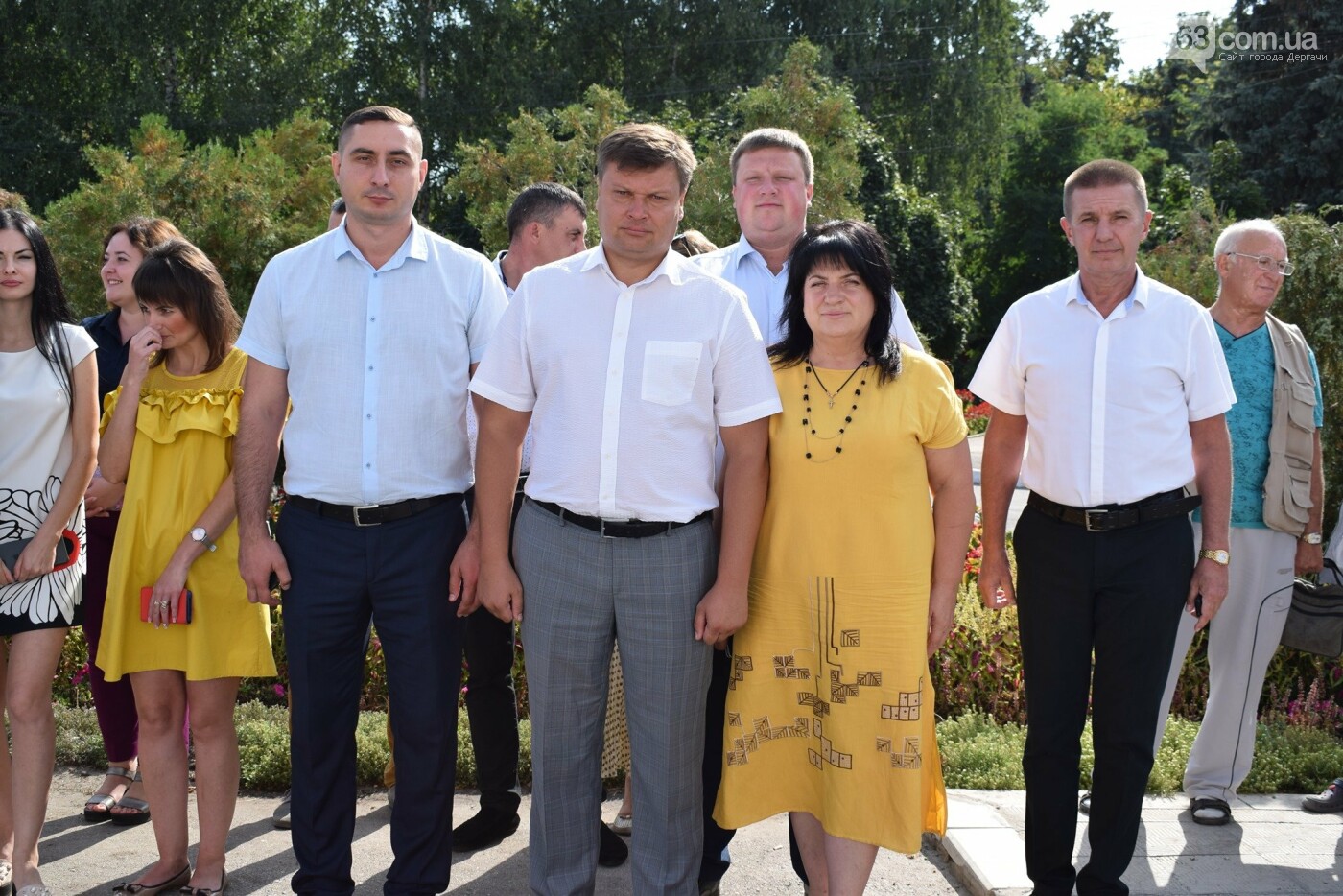 В Дергачах подняли флаг Украины (фото), фото-3 В Дергачах подняли флаг Украины (фото), фото-3